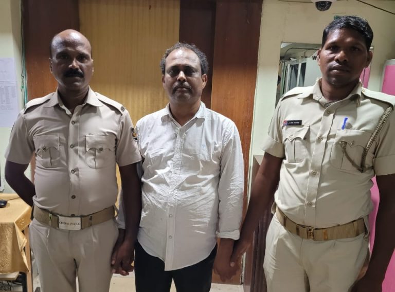 ‘Drunk’ Bank Manager Arrested For ‘Abusing & Thrashing’ Cops In Odisha Capital