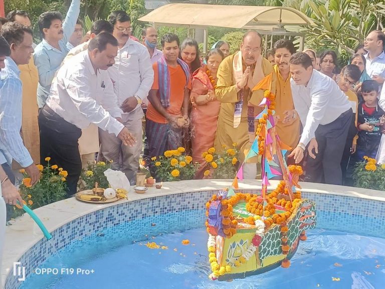 Odias Celebrate ‘Boita Bandana’ At Delhi’s Hauz Khas Jagannath Temple