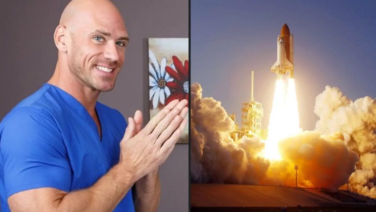 Pornstar wants adult film in space
