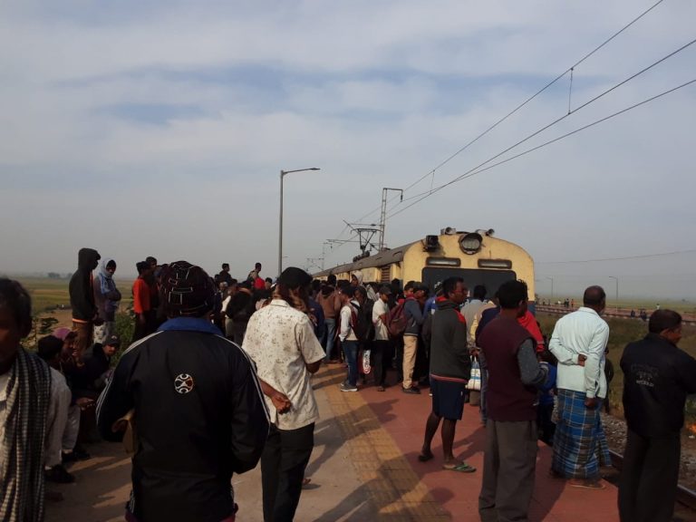 passengers fall of train