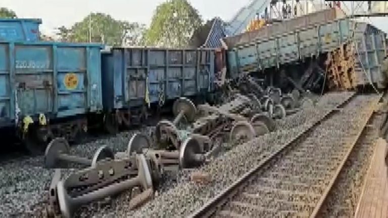 Odisha Train Mishap: Howrah-Bhubaneswar Janshatabdi Express & 8 Others Cancelled, 21 Diverted