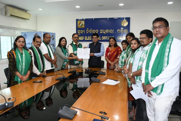 BJD Accuses BJP Leader & Reporter Of Distributing Cash During Polling For Odisha’s Padampur