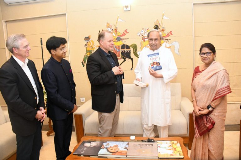 Sean Covey Meets Odisha CM Naveen Patnaik; Visits SAI International School