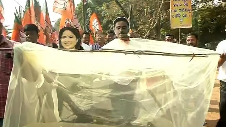 BJP Holds Novel Protest At BMC Office Against ‘Alarming’ Mosquito Menace In Bhubaneswar