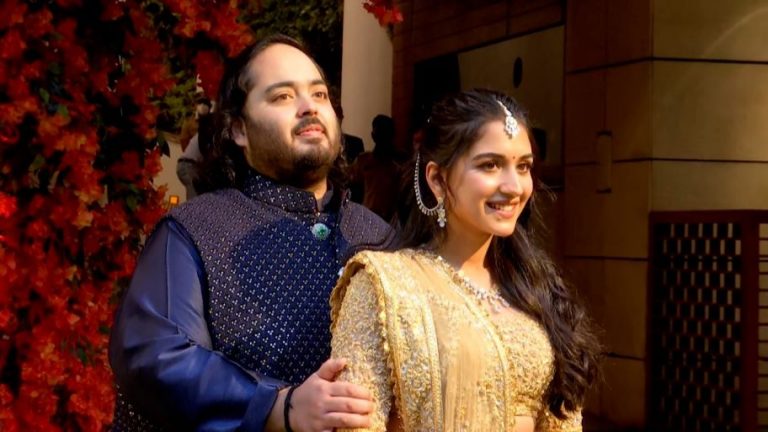 Anant Ambani, Radhika merchant engagement