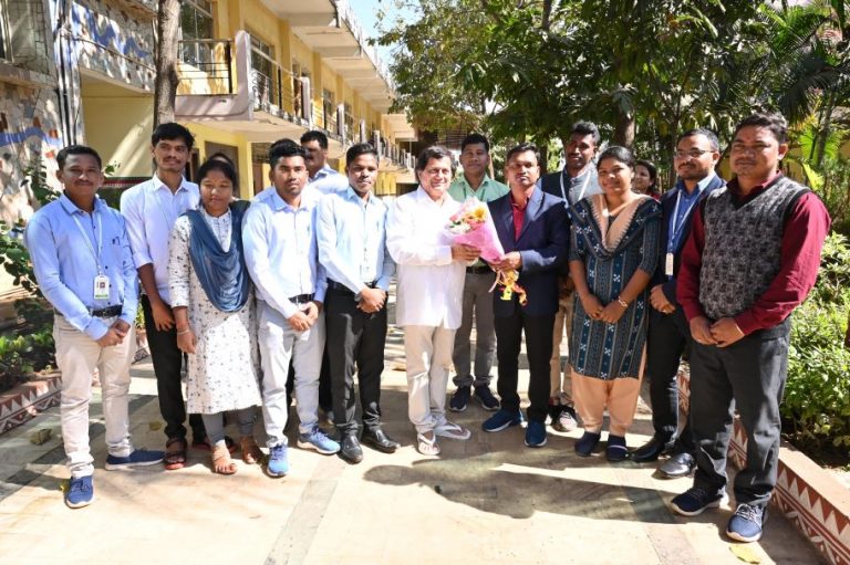 KISS students lectureship