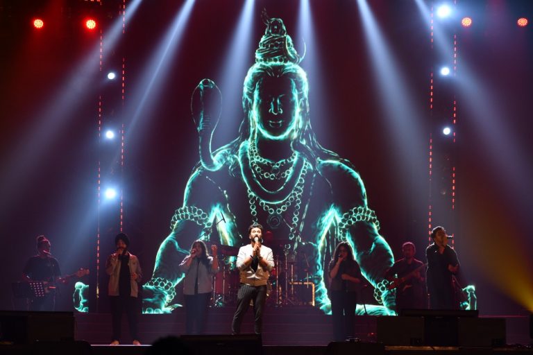 Amit Trivedi Lights Up Bhubaneswar With His Romantic Songs On 7th Evening Of Dot.Fest