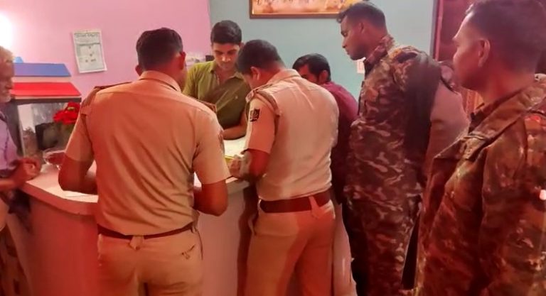 Police Inspects OYO Hotels In Bhubaneswar