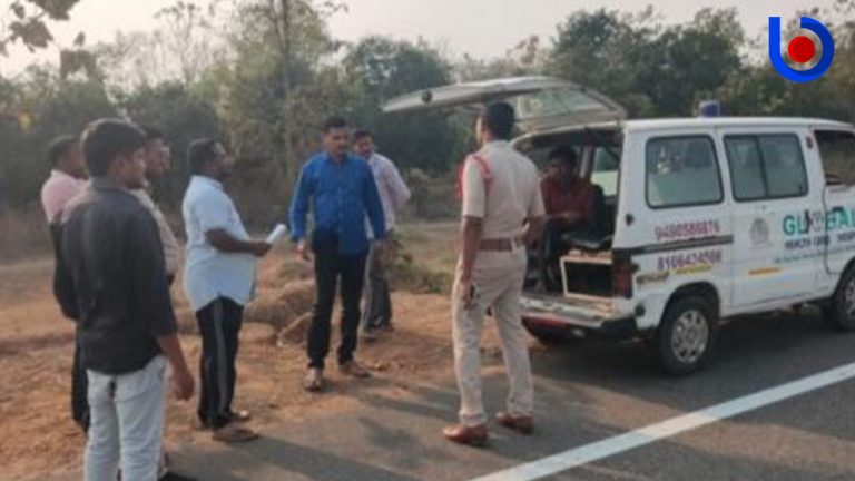 Odisha Man Walks Carrying Wife’s Body On Shoulder After She Died In Andhra Pradesh