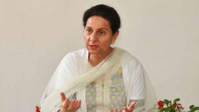 Cong suspends Amarinder wife Preneet kaur