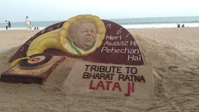Meri Awaaz Hi Pehchan Hai! Remembering Lata Mangeshkar & Her 2 All-Time Odia Classics