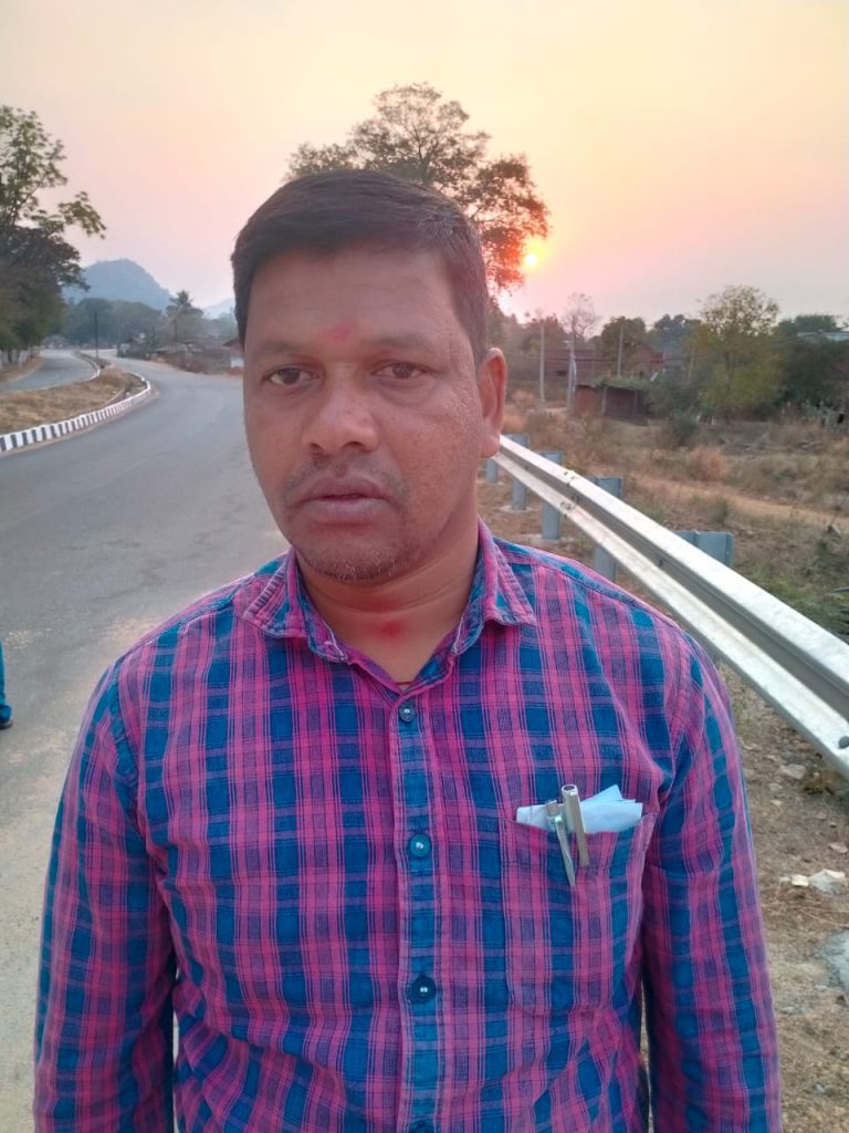 RI Caught Taking Bribe By Odisha Vigilance In Bargarh