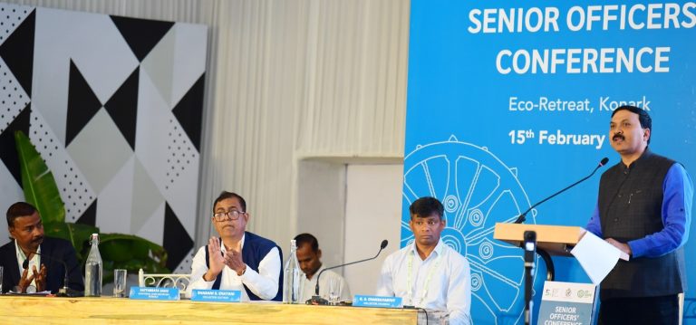 senior officers meet