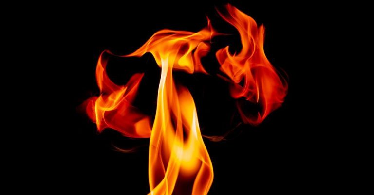 unmarried pregnant girl set on fire