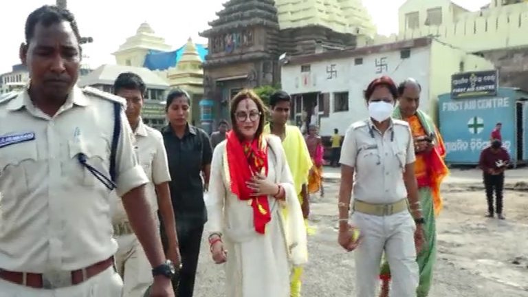 Actor Jaya Prada Offers Prayers At Puri Jagannath Temple In Odisha