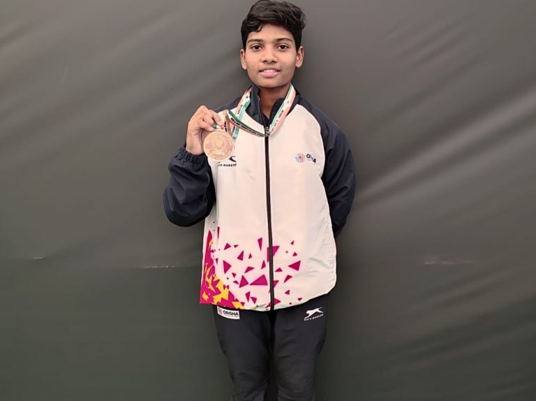 Mina Singh wightlifting gold