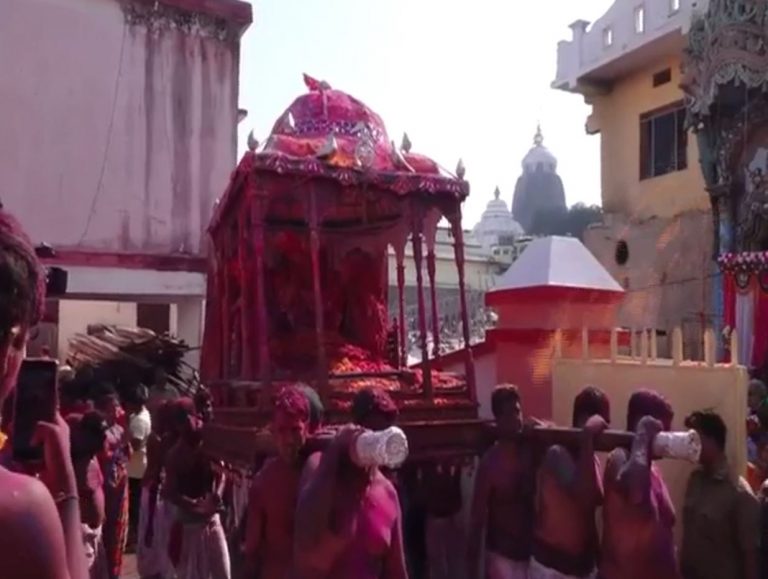 Puri Jagannath Temple Admin Braces For ‘Sunabesha’ Of Deities On Dola Purnima
