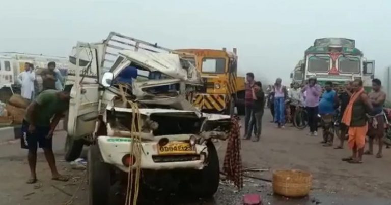 Three Die, Six Critical As Van Rams Into Truck In Odisha’s Jajpur