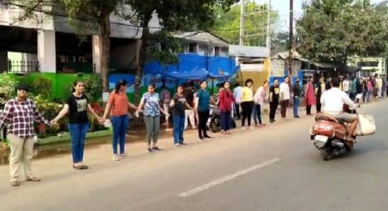 human chain in berhampur