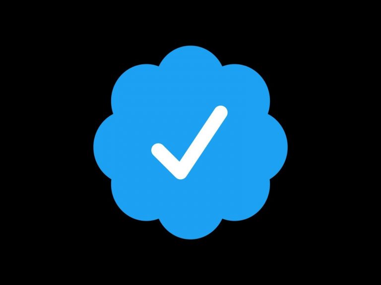 These Politicians & B-Town Celebrities Have Lost Their Twitter Blue Tick