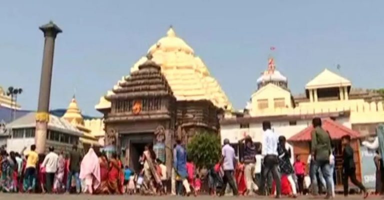 After Delay In ‘Dwara Phita’ Ritual, Puri Jagannath Temple In Odisha Witnesses Heavy Rush