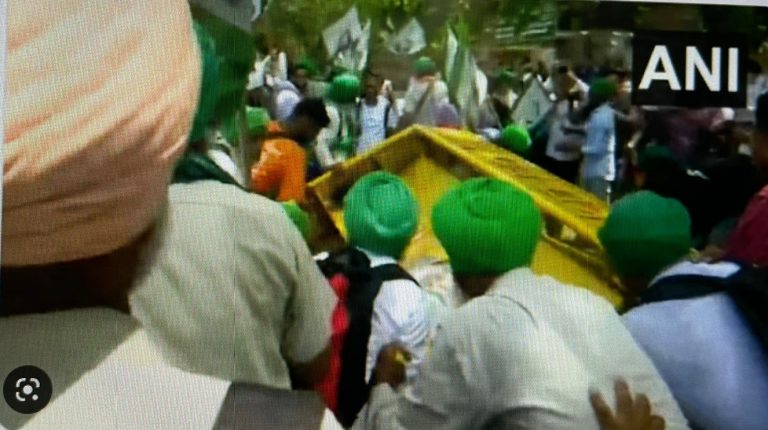 Farmers Join Wrestlers’ Protest In Delhi