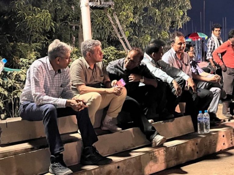 Ashwini Vaishnaw at site