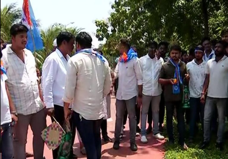 Power Outages In Odisha: Student Congress Holds Demo At Energy Minister Pratap Deb’s Residence For His Resignation