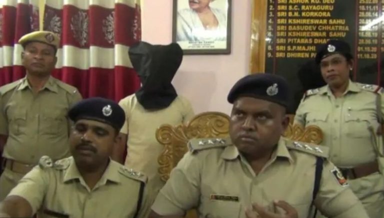 Odisha Youth Steals Mobile Phone, Transfers Rs 1.7 Lakh From Owner’s Account To Buy Gift For Girlfriend