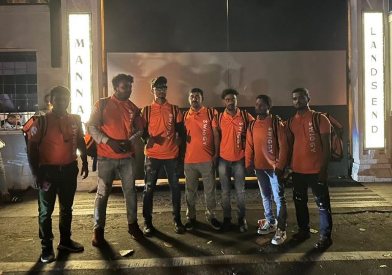 Swiggy dinner delivered at Shah Rukh's Mannat
