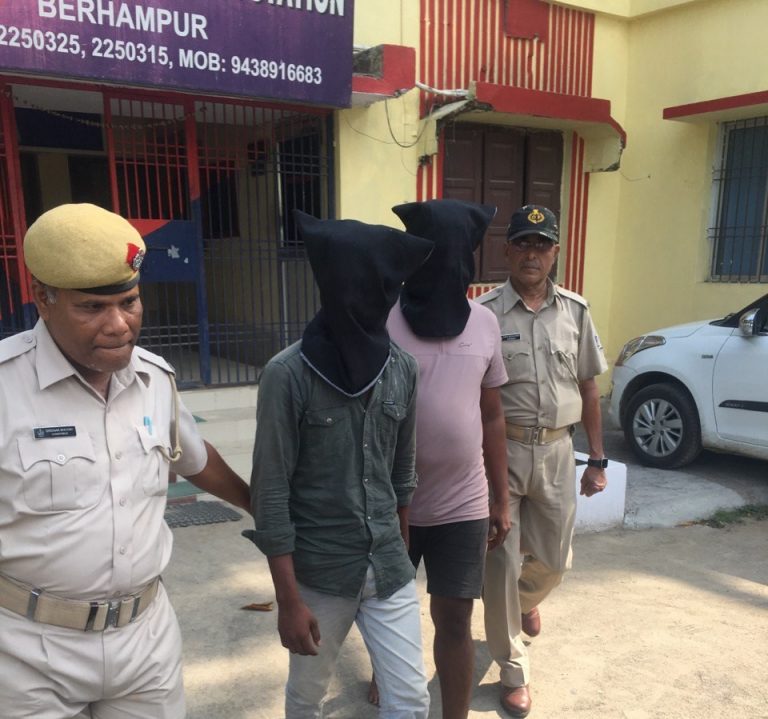 silver ornaments thieves