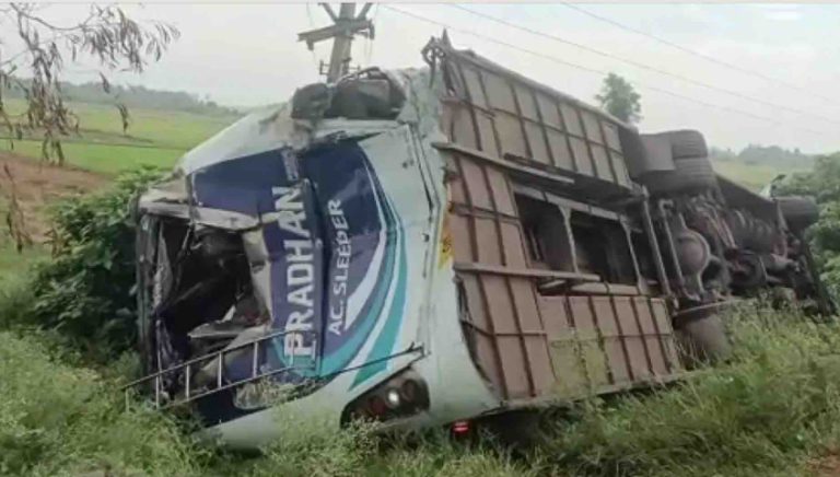 Bhubaneswar-Kolkata Bus Overturns After Being Hit By Truck In Odisha’s Balasore, 8 Injured