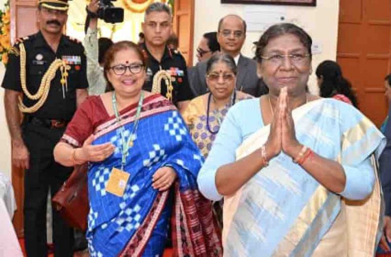 President Droupadi Murmu Goes Shopping In Bhubaneswar; Check What She Picked