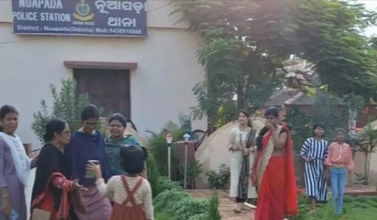 Nuapada Police Station In Odisha Turns Its Garden Into Park For Locals