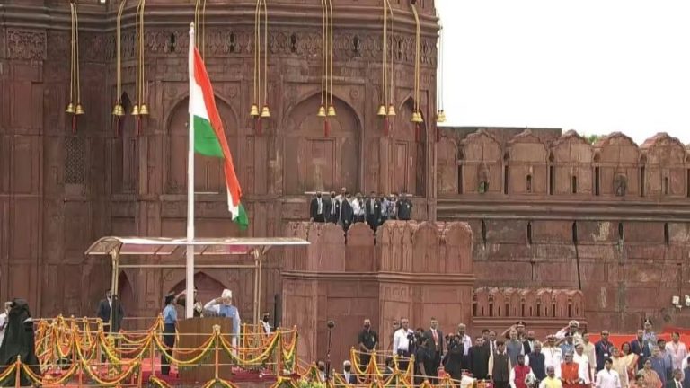 Red fort to be reopened for visitors
