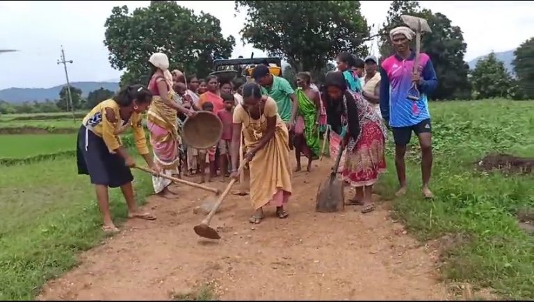 Villagers Lay 1.5-KM-Long Road On Their Own In Odisha’s Rayagada