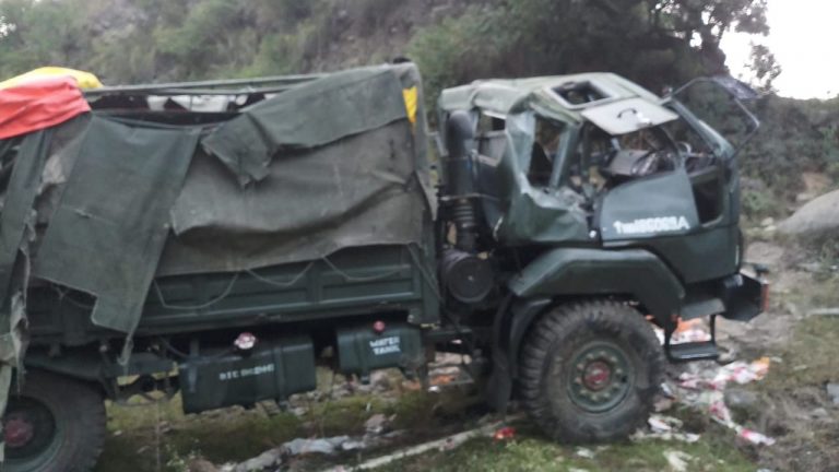 army vehicle accident in ladakh