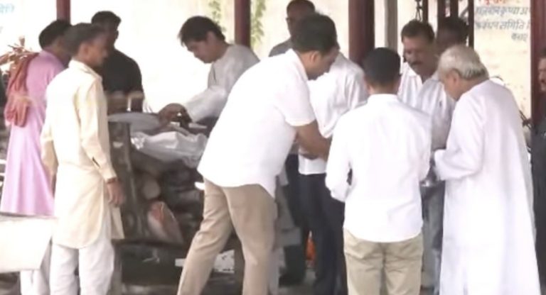 Mortal Remains Of Gita Mehta Consigned To Flames; Pictures From Her Last Journey