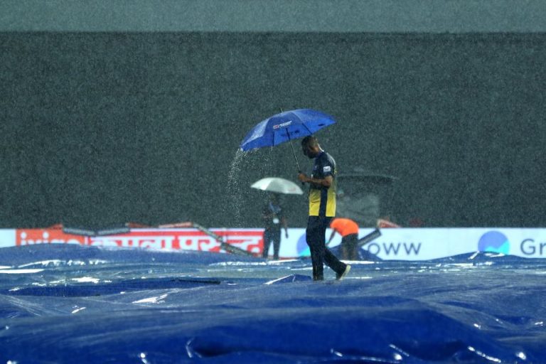 Indo-Pakistan super 4 rained off day 1