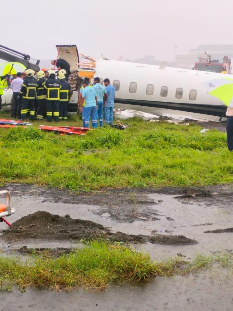 Jet skids off runway Mumbai