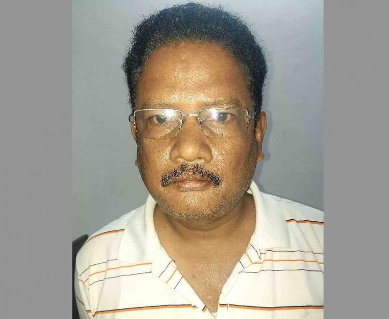 Sr Clerk Caught Taking Bribe In Odisha’s Keonjhar