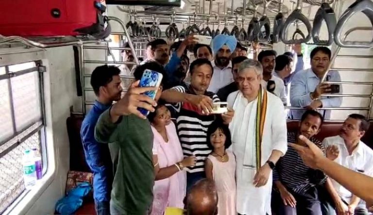 vishnaw in MEMU train