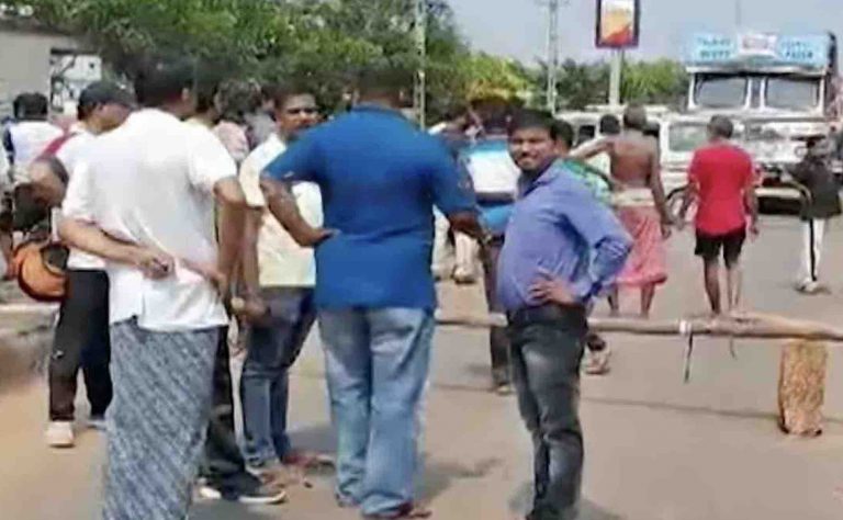 Road Blockade After Speeding Truck Mows Down 5-Yr-Old In Odisha’s Khurda