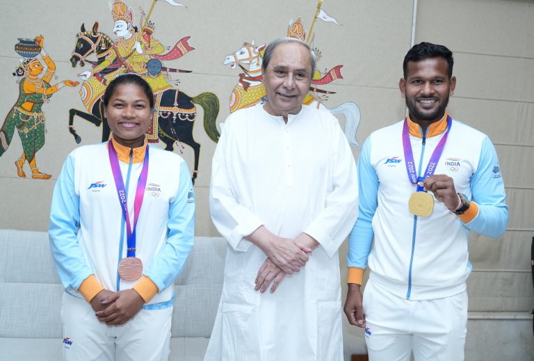Odisha CM Felicitates Hockey Stars Amit Rohidas & Deep Grace Ekka, Presents Cheques For Performance In Asian Games
