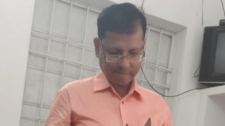 ‘Fake’ Doctor Caught Prescribing Medicines In Odisha’s Medical College