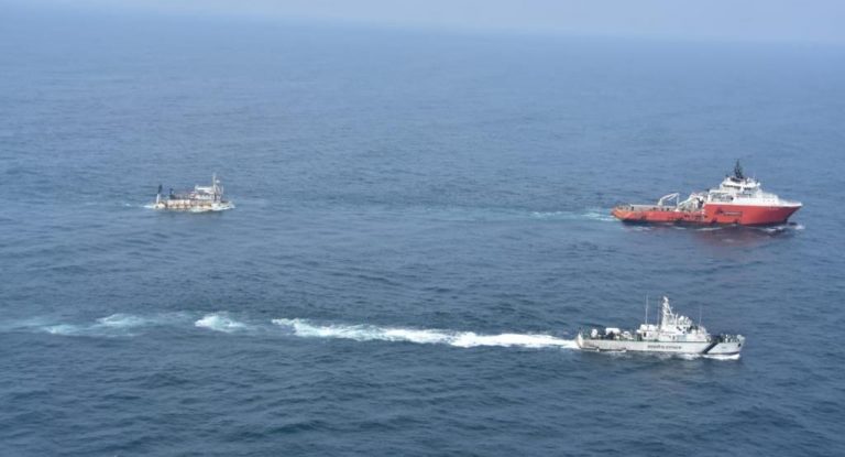 Coast Guard Tows vessel
