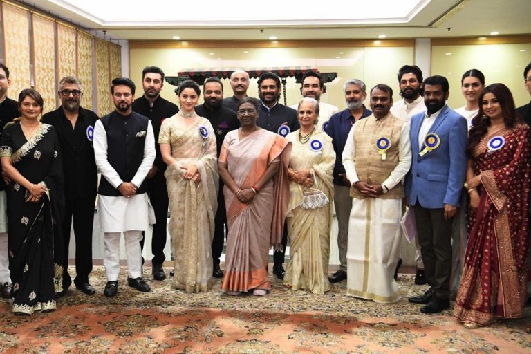 69th National Film Awards: Did Vivek Agnihotri Deliberately Crop Karan Johar Out From Group Photo With President?