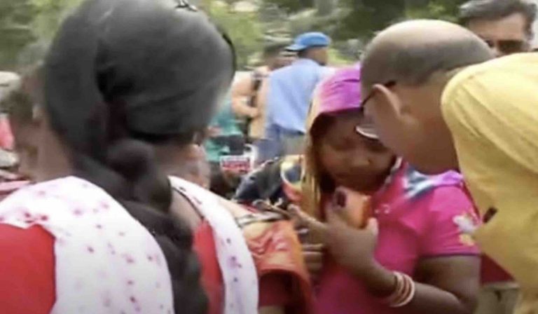 ‘Commissioned’ To Exchange Rs 2K Notes: EOW Team Questions Queuers At RBI Bhubaneswar