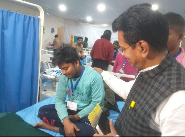 Tunnel Collapse: Odisha Labour Minister Meets Rescued Odia Workers In Uttarakhand Hospital