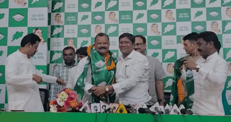 Senior Leader From Koraput Tripurari Garada Joins BJD In Bhubaneswar After Quitting BJP